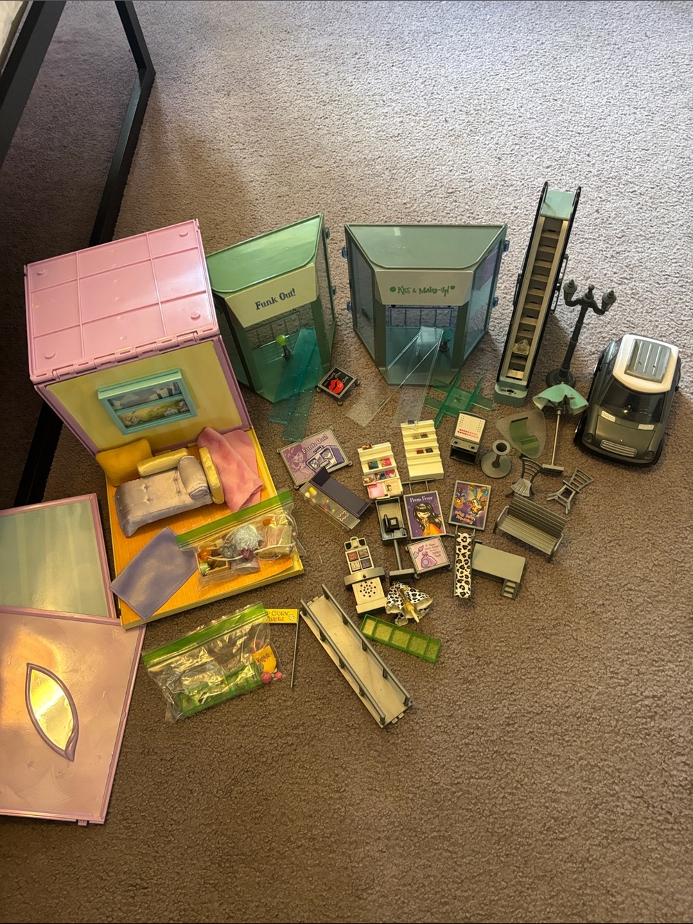Bratz Lot with Mini Car,Accessories,mall pieces,play set